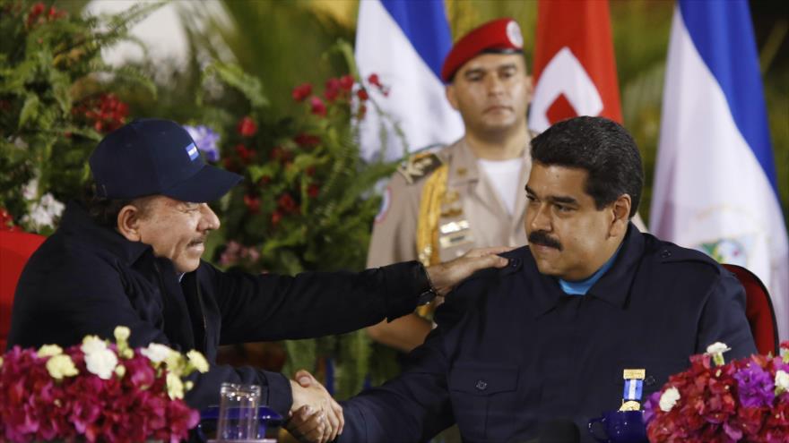 El presidente venezolano, Nicolás Maduro (dcha.), y su homólogo nicaragüense, Daniel Ortega.