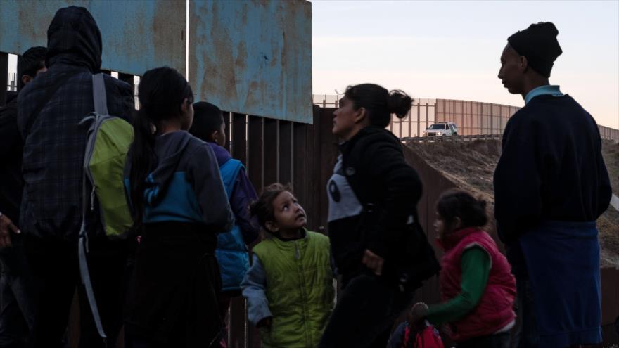 Migrantes centroamericanos en la frontera entre México y EE.UU. en Tijuana, 12 de diciembre de 2018. (Foto: AFP)