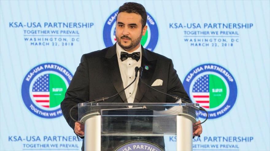 El embajador saudí en EE.UU., Jaled bin Salman, habla en una reunión sobre cooperaciones Estados Unidos-Arabia Saudí, Washington, 22 de marzo de 2018.