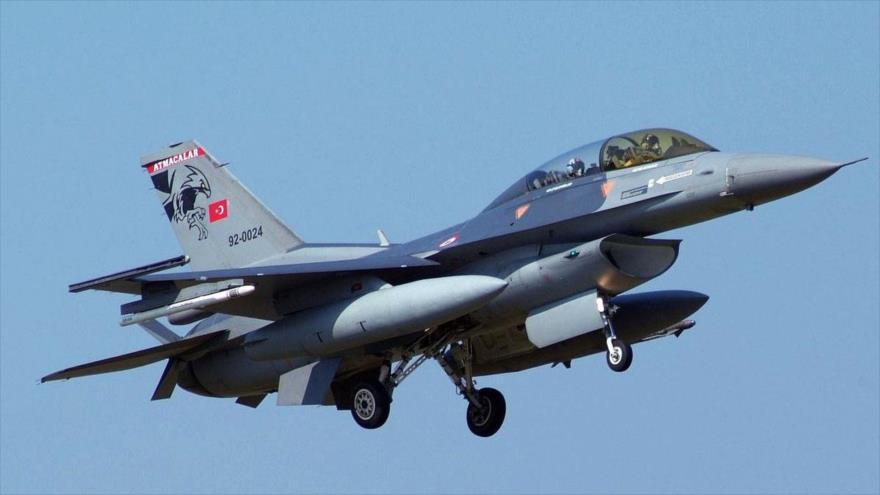 Un avión de combate F-16 de la Fuerza Aérea de Turquía.