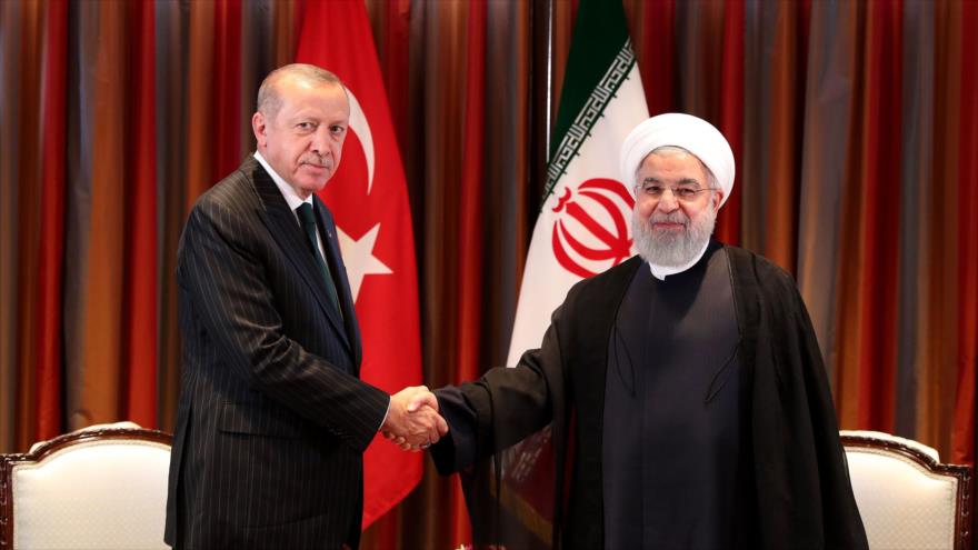 El presidente iraní, Hasan Rohani (dcha.), y su par turco, Recep Tayyip Erdogan, en Nueva York, EE.UU., 24 de septiembre de 2018. (Foto: AFP)