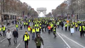 Chalecos amarillos vuelven a las calles de París