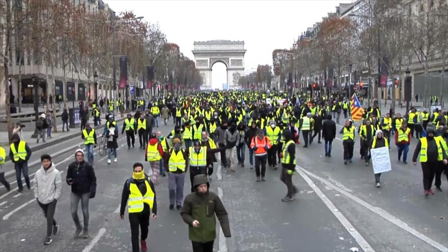 Chalecos amarillos vuelven a las calles de París