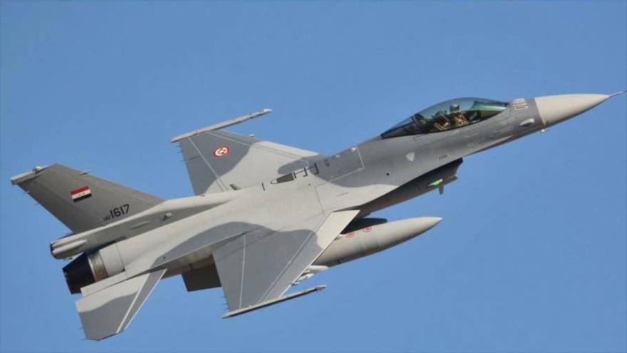 Vídeo: Aviones iraquíes bombardean a Daesh en Siria