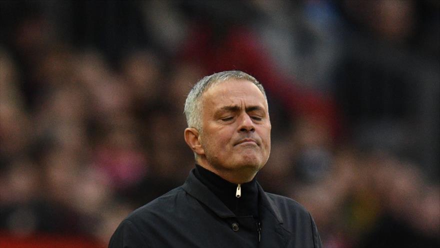El técnico portugués del Manchester United, José Mourinho, hace un gesto durante un partido de su club y el Newcastle, 6 de octubre de 2018. (Foto: AFP)