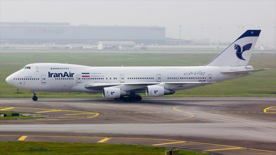 Un Boeing 747 de la compañía aérea Iran Air, en el aeropuerto del Imam Jomeini, cerca de Teherán, capital persa.