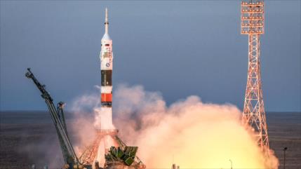Tres astronautas de EEI regresan a la Tierra después de 197 días