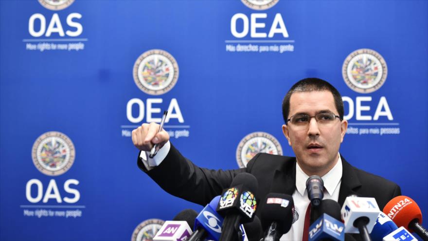 El canciller venezolano, Jorge Arreaza, habla durante una conferencia de prensa en Washington, 6 de junio de 2018. (Foto: AFP)