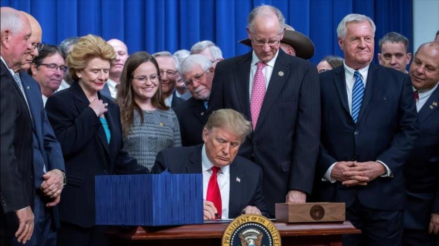 Presidente de EE.UU., Donald Trump, firma el proyecto de ley Nica Act, que sanciona a Nicaragua, 20 de diciembre de 2018