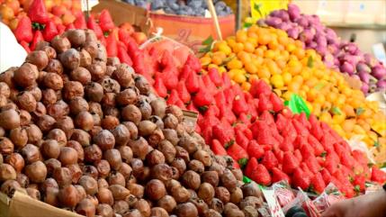 Iraníes se despiden del otoño en la fiesta de invierno de ‘Yalda’