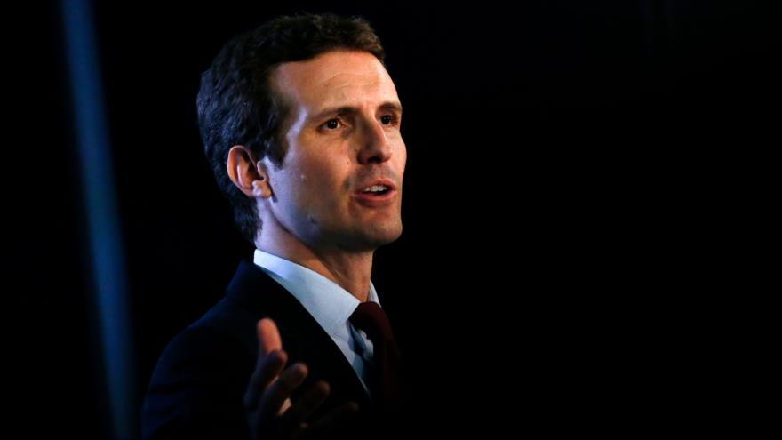 El líder del Partido Popular (PP), Pablo Casado, ofrece un discurso en Barcelona, 26 de julio de 2018. (Foto: AFP)
