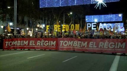 Protestas masivas en Cataluña contra reunión con Gobierno central