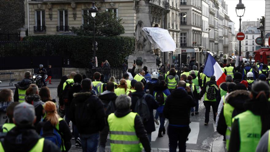 “Chalecos amarillos” vuelven a protestar en las calles de Francia