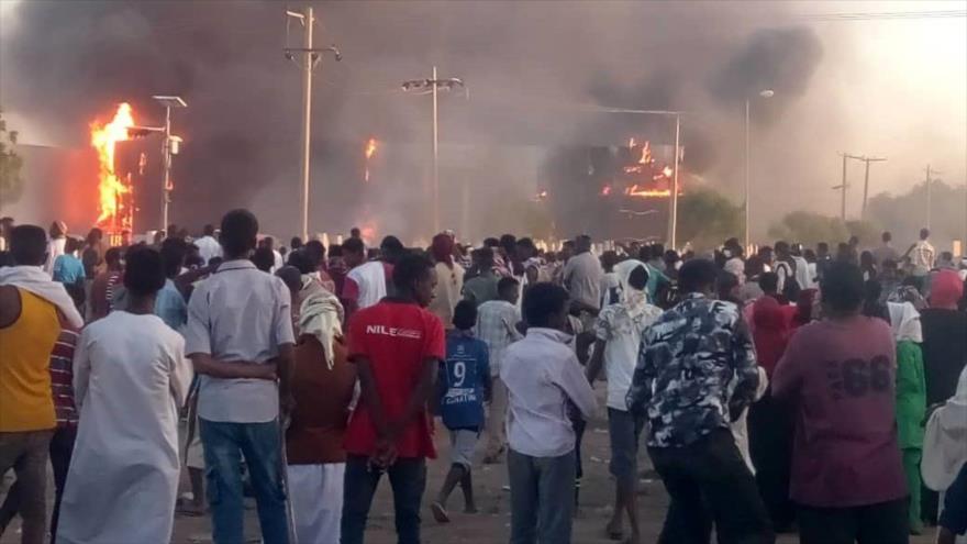 Sudaneses se manifiestan contra el Gobierno del presidente Omar al-Bashir, 20 de diciembre de 2018.