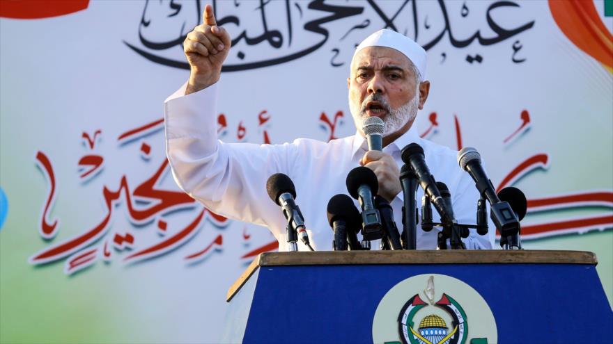 El líder del Movimiento de Resistencia Islámica de Palestina (HAMAS), Ismail Haniya, da un discurso en Gaza, 21 de agosto de 2018. (Foto: AFP)