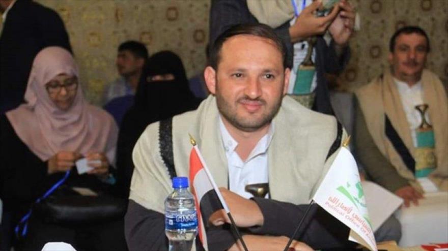 Secretario general del Buró Político de Ansarolá, Fadhel Abutaleb, pronuncia un discurso en un evento en Saná.