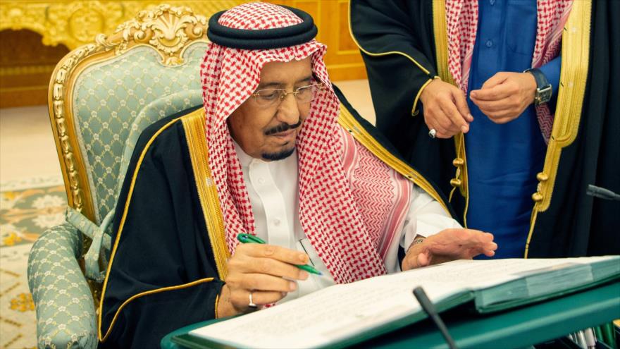 El rey saudí anuncia nuevo gabinete y sustituye al canciller | HISPANTV