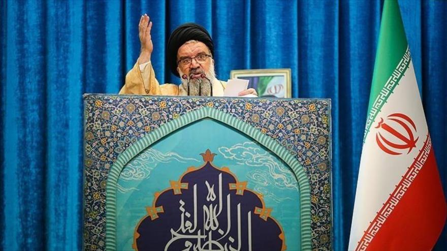 El Imam del rezo colectivo del viernes de Teherán (capital iraní), el ayatolá Seyed Ahmad Jatami, 28 de diciembre de 2018. (Foto: Tasnim)