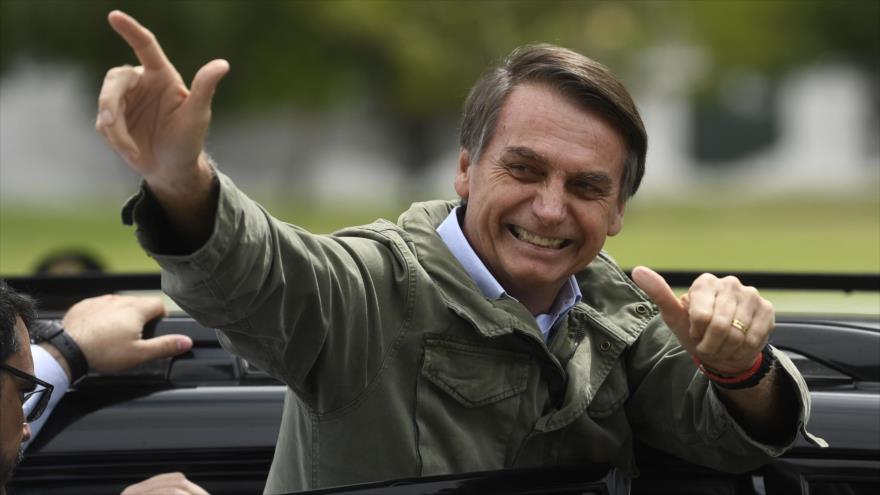Bolsonaro busca oficializar posesión de armas para brasileños | HISPANTV