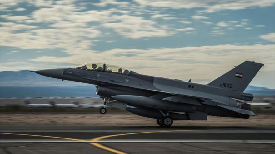 Un avión de combate F-16 de la Fuerza Aérea iraquí.