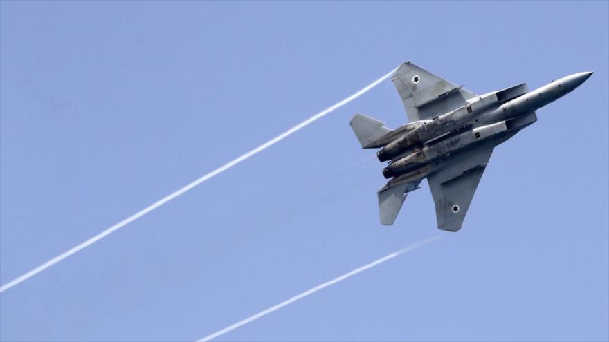 Un caza F-15 israelí durante un espectáculo aéreo, 12 de abril de 2018. (Foto: AFP)