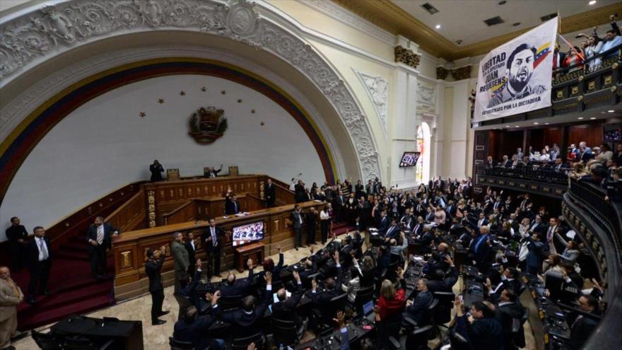 Parlamento venezolano declara ilegítimo nuevo mandato de Maduro | HISPANTV