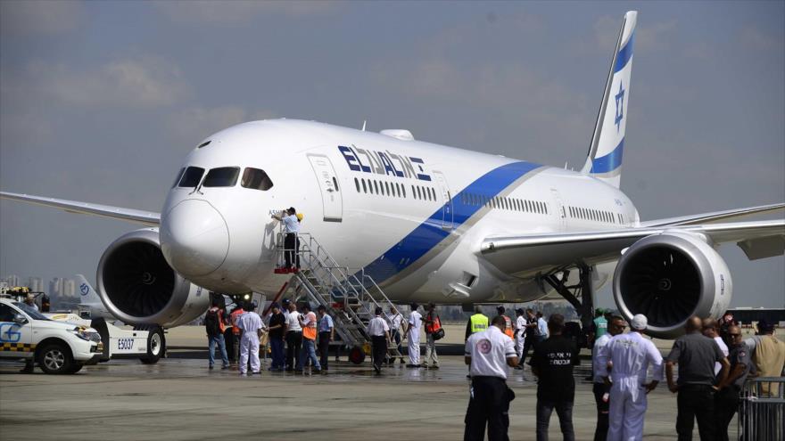 Un avión Boeing 787 de la aerolínea israelí El Al llega al Aeropuerto Internacional Ben Gurion, cerca de Tel Aviv, 23 de agosto de 2017.