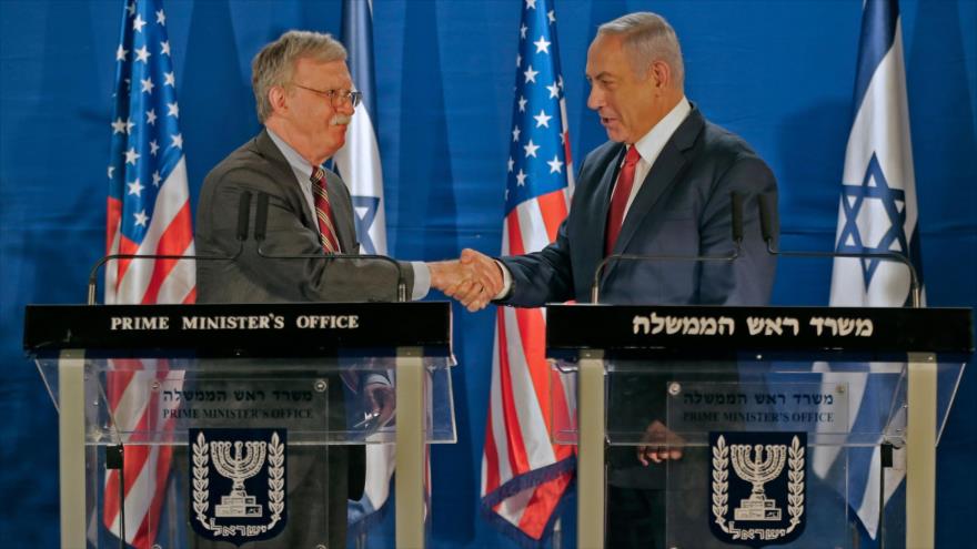 El premier israelí, Benjamín Netanyahu (dcha.), y el asesor de Seguridad de EE.UU., John Bolton, en Al-Quds (Jerusalén), 6 de enero de 2019. (Foto: AFP)