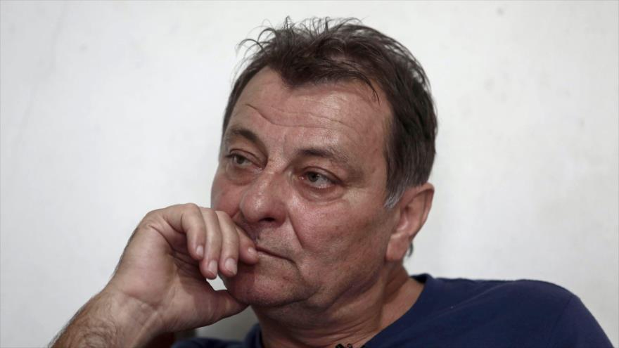 El exactivista italiano Césare Battisti durante una entrevista con la agencia francesa de noticias AFP en Brasil, 20 de octubre de 2017, (Fuente: AFP).