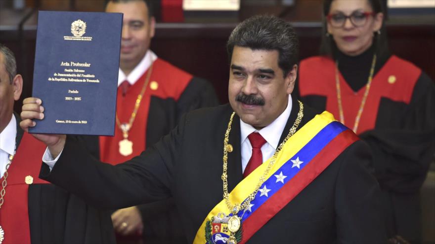 El presidente de Venezuela, Nicolás Maduro, en la ceremonia de su investidura en el Tribunal Supremo de Justicia (TSJ), 10 de enero de 2019. (Foto: AFP)