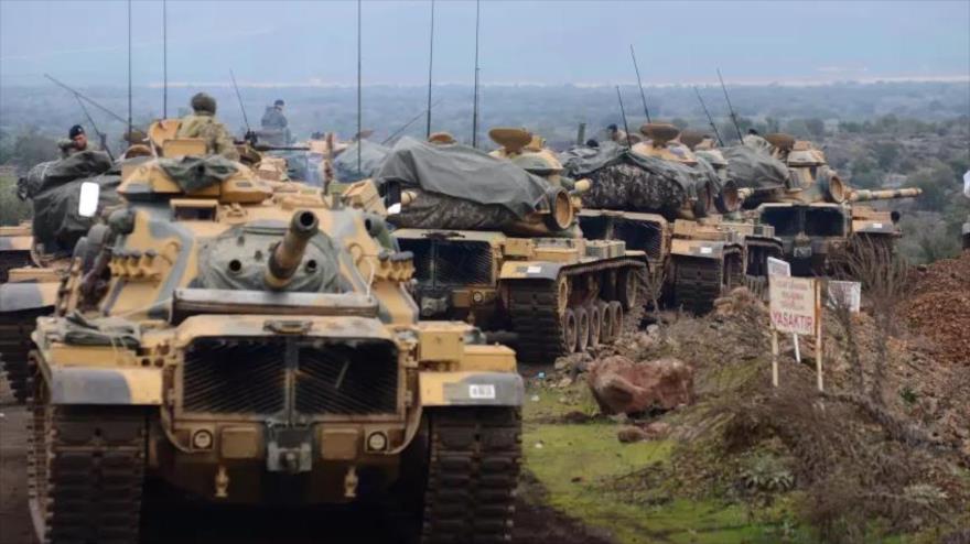 Convoy militar del Ejército turco en la provincia de Hatay, fronteriza con Siria.