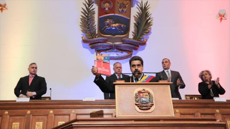 Maduro aumenta el valor del Petro y el salario mínimo en Venezuela | HISPANTV