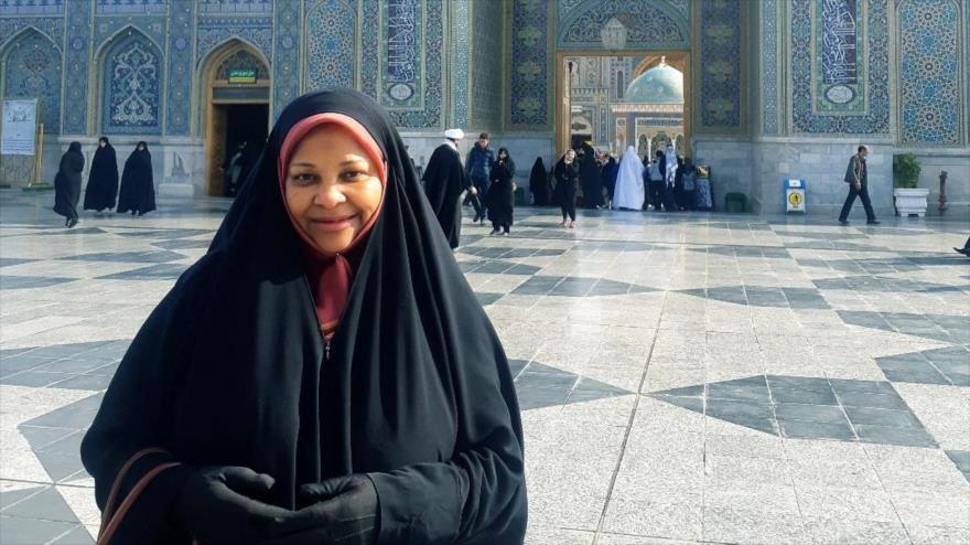 La presentadora de la cadena de noticias iraní en inglés Press TV Marzie Hashemi, detenida sin cargos en EE.UU.