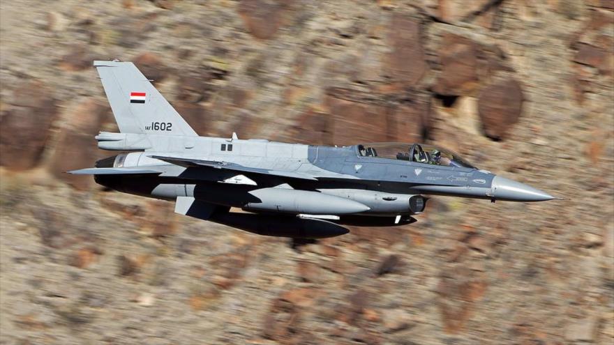 Un cazabombardero F-16 Fighting Falcon de la Fuerza Aérea de Irak.