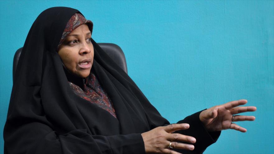 Marzie Hashemi, documentalista y presentadora del canal en inglés Press TV.