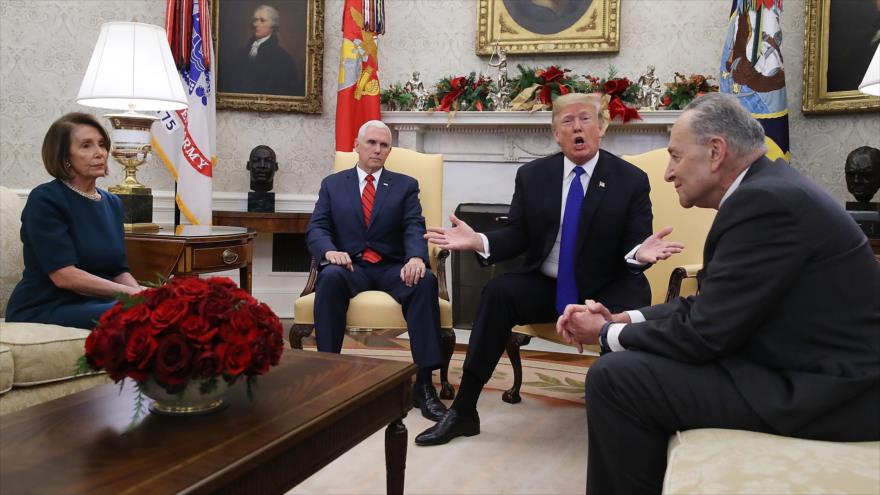 Trump, enojado con los demócratas, advierte a Pelosi: “Ten cuidado” | HISPANTV