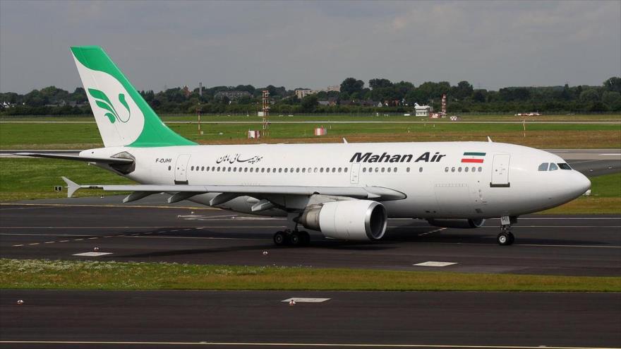 Un avión modelo Airbus 430, de la aerolínea iraní Mahan Air en el Aeropuerto Internacional de la ciudad Düsseldorf, en Alemania