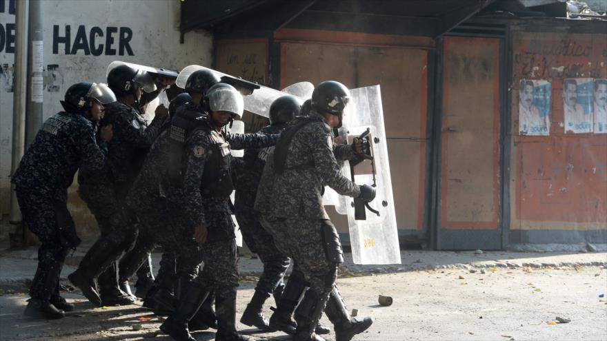 Venezuela detiene a 27 militares por rebelarse contra el Gobierno | HISPANTV