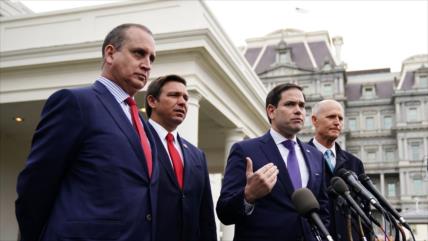 Piden a Trump que reconozca a Guaidó como presidente venezolano 