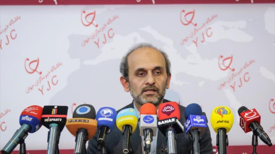 Peyman Yebeli, director del Servicio Exterior de Organización de Radio y Televisión de Irán, habla en una rueda de prensa en Teherán, 23 de enero de 2019.