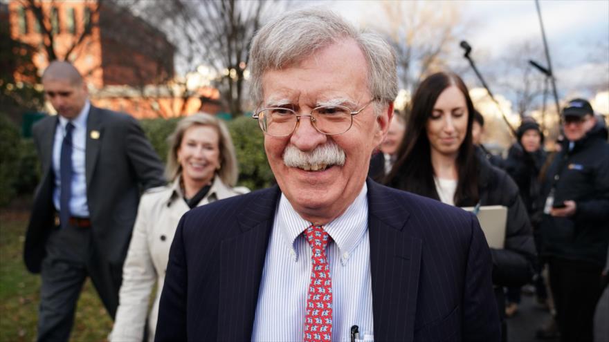 El asesor de la Seguridad Nacional de EE.UU., John Bolton, tras hablar con periodistas en la Casa Blanca, Washington, 24 de enero de 2019. (Foto: AFP)