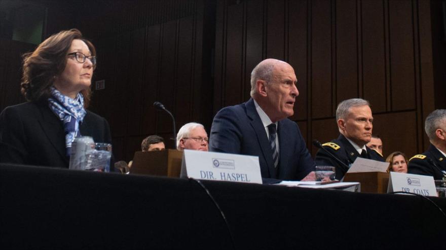 El director de la Inteligencia Nacional de EE.UU., Dan Coats (centro), ante la audiencia del Comité Selecto de Inteligencia del Senado, 29 de enero de 2019. (Foto: AFP)