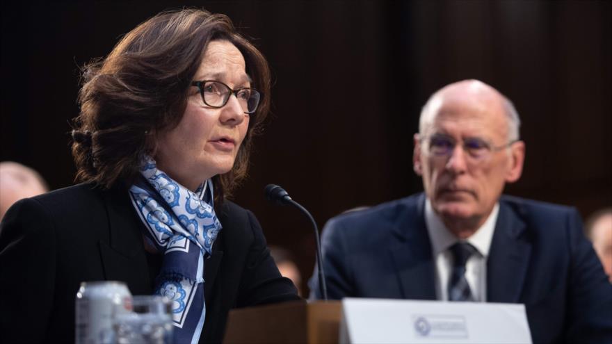 La directora de la CIA, Gina Haspel (izq.), y el director de la DNI, Dan Coats, en el Senado, Washington, 29 de enero de 2019. (Foto: AFP)