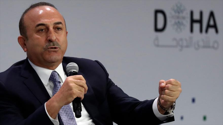 El canciller turco, Mevlut Cavusoglu, habla durante el Foro de Doha en la capital de Qatar, 16 de diciembre de 2018. (Foto: AFP)