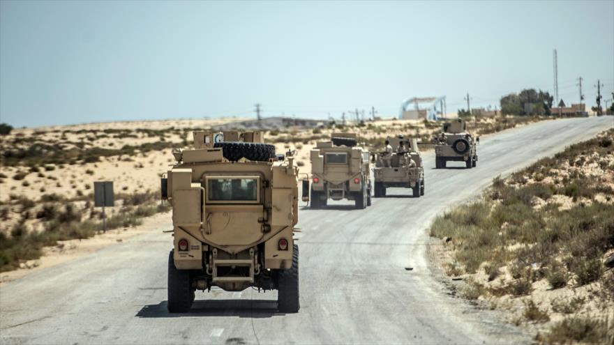 Soldados egipcios matan a varios terroristas en desierto | HISPANTV