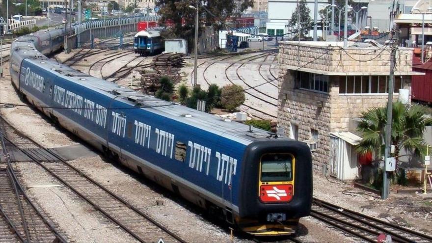 Una vía férrea en la ciudad de Al-Quds (Jerusalén), en los territorios palestinos ocupados.