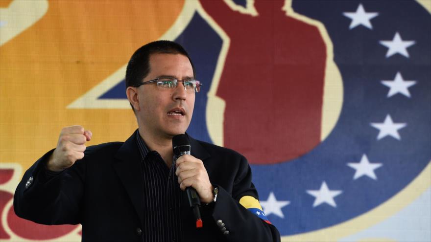 El canciller venezolano, Jorge Arreaza, en una acta, Caracas (capital de Venezuela) , 4 de febrero de 2019. (Foto: AFP)