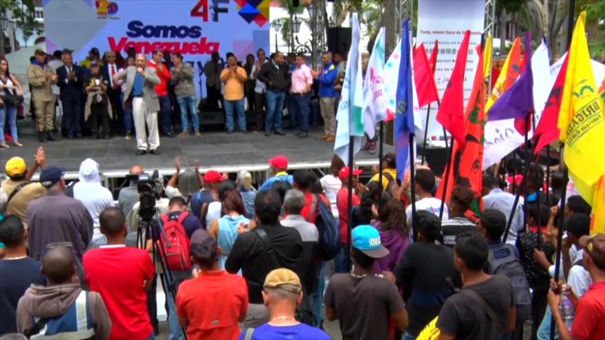 Venezolanos recogen firmas contra Trump y su injerencismo