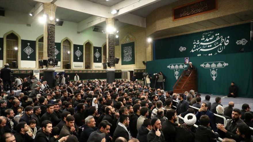 Irán está de luto por aniversario del martirio de Fátima az-Zahra