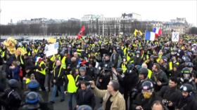 “Chalecos amarillos” siguen sus manifestaciones en toda Francia